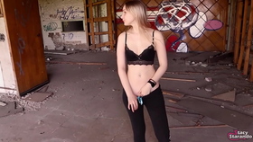 Beautiful Sex With a Student Girl In An Abandoned Building.